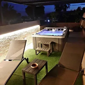 Tea Sr Con Jacuzzi E Piscina Privata Fontane Bianche